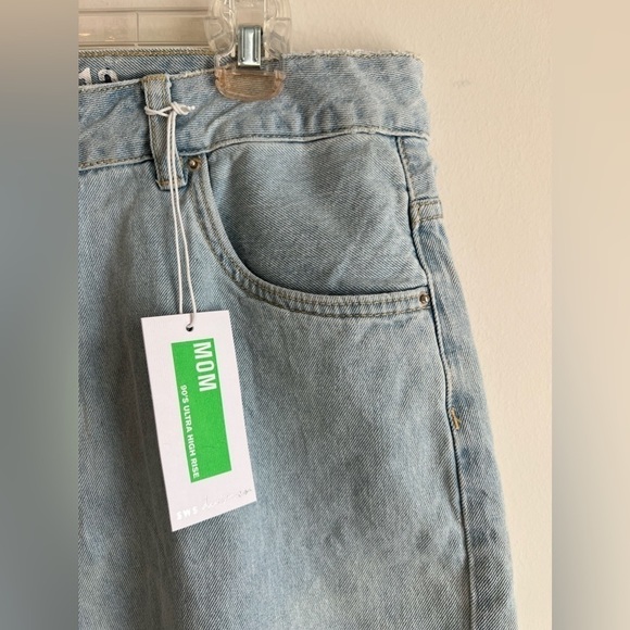 NWT Mom Shorts Ultra High Washed Off Size 13 - Picture 4 of 8